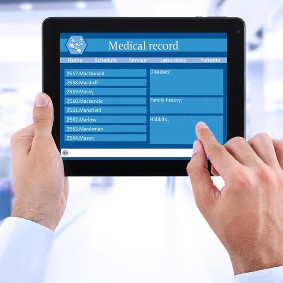 تحسين الكفاءة والجودة من خلال تكنولوجيا المعلومات ونظم السجلات الصحية الإلكترونية